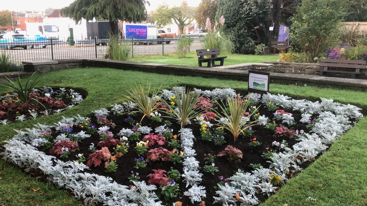 Bailey Park volunteers thank Abergavenny Garden Centre